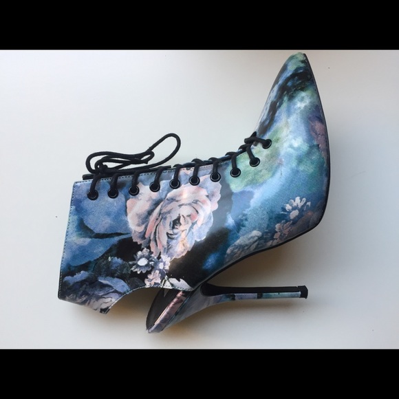 Booties - Picture 3 of 7